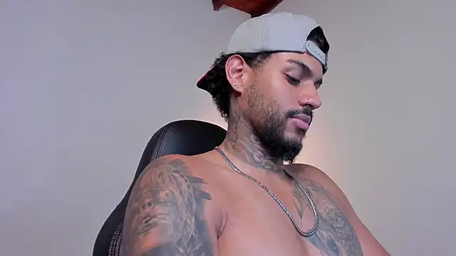 LuigiVitale 1 online show from February 19, 2026, 1:45 am