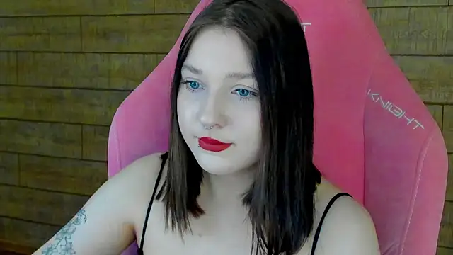 TinnaBurton online show from February 19, 2026, 4:36 pm