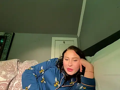 Snapshot of Lockig chatting on November 14, 2025, 9:35 pm Lockig online show from November 14, 2025, 9:35 pm