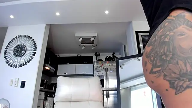 sofiasexhot online show from March 9, 2025, 4:33 pm