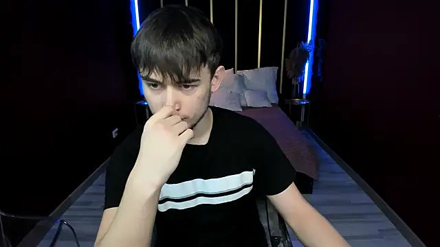 Snapshot of AlejandroEllias chatting on January 17, 2026, 4:06 am AlejandroEllias online show from January 17, 2026, 4:06 am