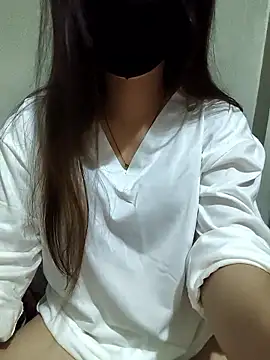 Snapshot of Lousii chatting on January 9, 2026, 7:04 pm Lousii online show from January 9, 2026, 7:04 pm