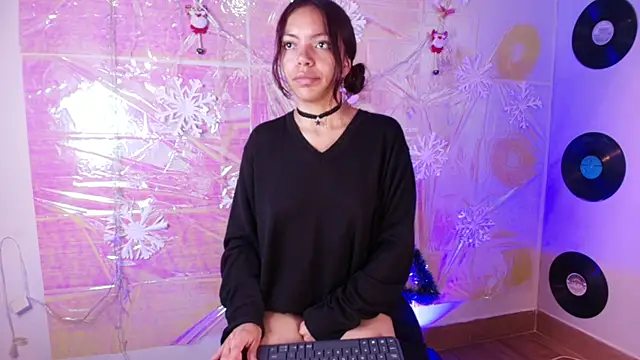 Snapshot of goddess_julieta chatting on December 21, 2025, 8:27 pm goddess julieta online show from December 21, 2025, 8:27 pm