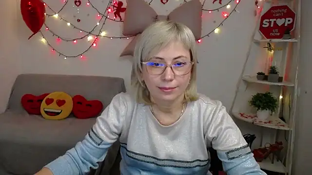 Snapshot of LaurenWishy chatting on February 10, 2026, 7:40 pm LaurenWishy online show from February 10, 2026, 7:40 pm