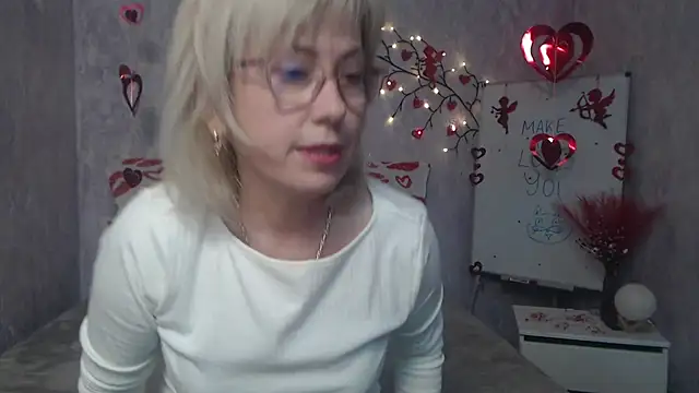 Snapshot of LaurenWishy chatting on February 16, 2026, 6:09 am LaurenWishy online show from February 16, 2026, 6:09 am