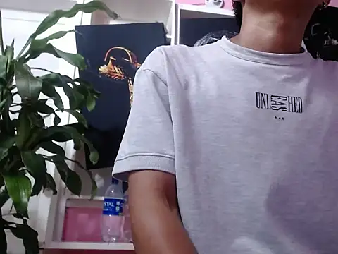 crissex3 online show from February 25, 2026, 2:27 pm