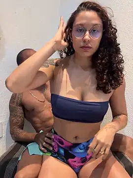 Snapshot of CasalBris4 chatting on January 8, 2026, 12:35 am CasalBris4 online show from January 8, 2026, 12:35 am