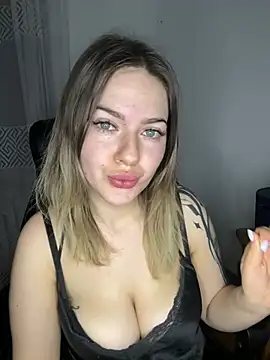 SoniaLav online show from February 10, 2026, 6:23 pm