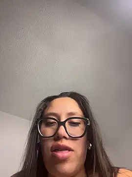 LyaRose online show from February 3, 2026, 2:53 am