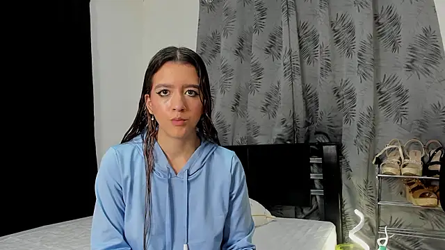 Snapshot of Violeta_Gracee chatting on March 3, 2026, 2:56 pm Violeta Gracee online show from March 3, 2026, 2:56 pm