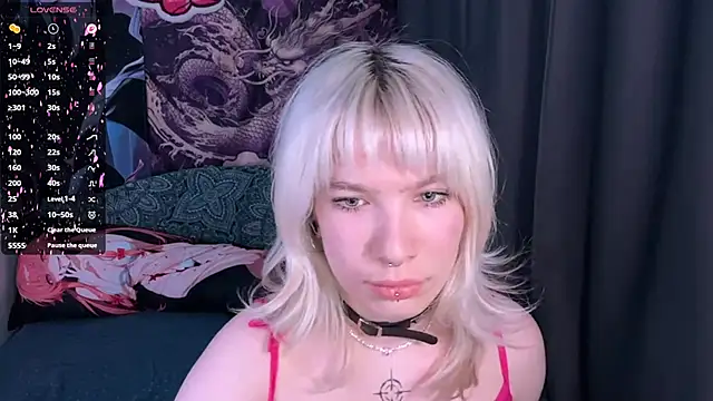 Snapshot of LolaDollyMur chatting on December 16, 2025, 7:19 pm LolaDollyMur online show from December 16, 2025, 7:19 pm