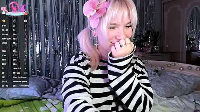 Snapshot of LolaDollyMur chatting on January 6, 2026, 7:06 pm LolaDollyMur online show from January 6, 2026, 7:06 pm