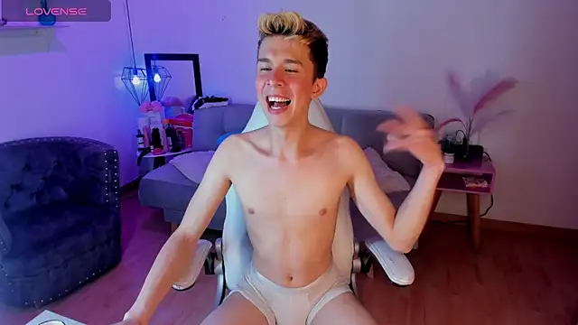 Snapshot of Juaan_Diick chatting on February 9, 2026, 5:28 pm Juaan Diick online show from February 9, 2026, 5:28 pm