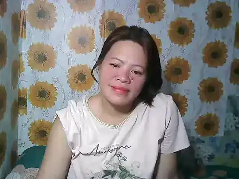 Snapshot of Smilinglovely chatting on January 15, 2026, 3:27 pm Smilinglovely online show from January 15, 2026, 3:27 pm