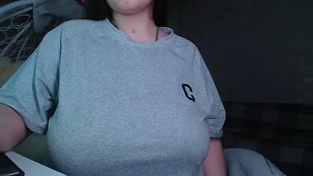 Snapshot of ElviraCutiee chatting on December 22, 2025, 7:33 pm ElviraCutiee online show from December 22, 2025, 7:33 pm