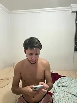 Snapshot of RicoValen chatting on February 20, 2026, 11:49 pm RicoValen online show from February 20, 2026, 11:49 pm