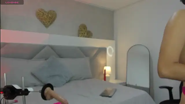 Valery jame online show from February 5, 2026, 7:29 pm