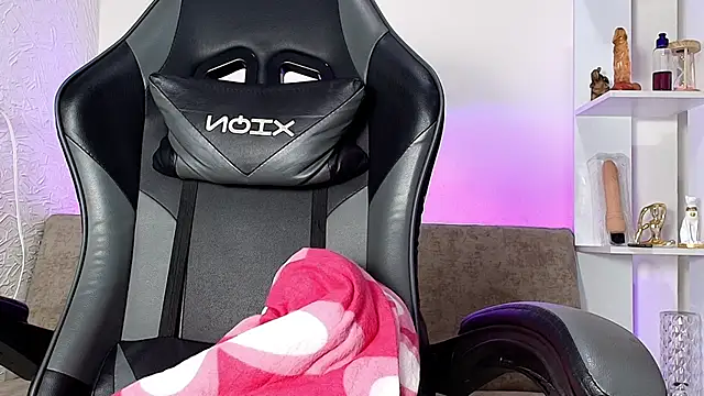 Nahomi rous777 online show from February 3, 2026, 2:55 pm