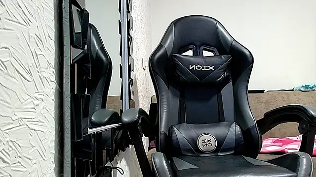 Nahomi rous777 online show from February 15, 2026, 12:58 pm