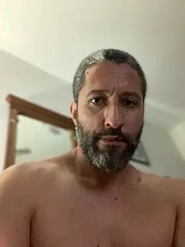 Calientesensible online show from March 1, 2026, 11:07 pm