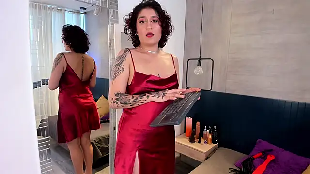 Snapshot of MissSavage_ chatting on February 8, 2026, 7:17 pm MissSavage online show from February 8, 2026, 7:17 pm