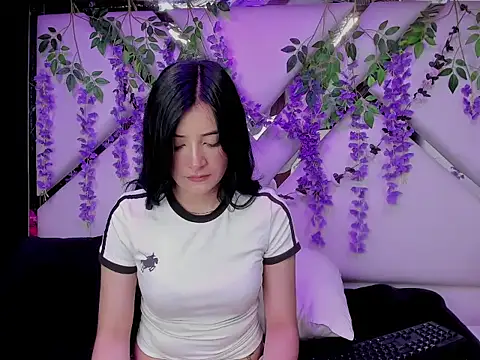 Snapshot of liinzy_rouse69 chatting on January 14, 2026, 2:55 pm liinzy rouse69 online show from January 14, 2026, 2:55 pm