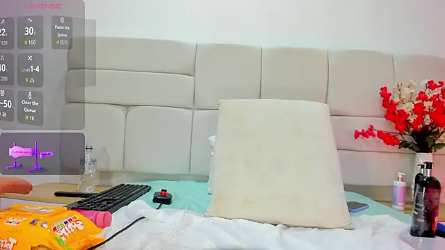 Snapshot of MajoLinares chatting on February 19, 2026, 7:32 pm MajoLinares online show from February 19, 2026, 7:32 pm