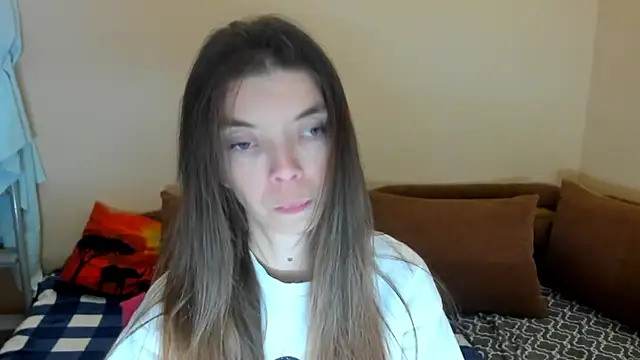 Snapshot of LikaAliston chatting on January 14, 2026, 8:20 am LikaAliston online show from January 14, 2026, 8:20 am