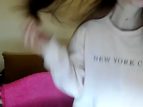 Snapshot of LikaAliston chatting on February 18, 2026, 8:10 am LikaAliston online show from February 18, 2026, 8:10 am