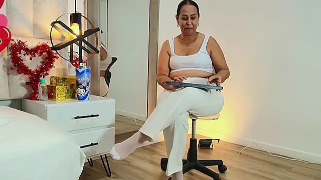 Snapshot of Sara_BigAss- chatting on February 20, 2026, 8:09 pm Sara BigAss- online show from February 20, 2026, 8:09 pm