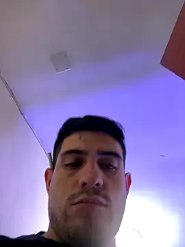 williamsmiiths16 online show from January 5, 2026, 5:27 pm