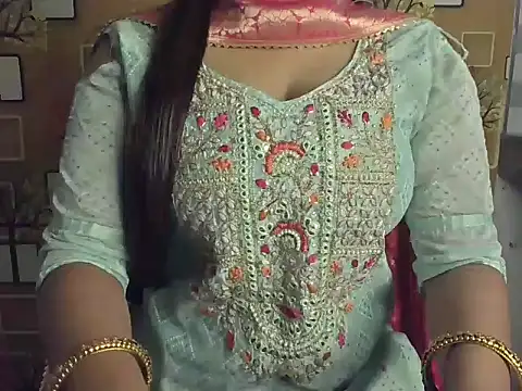 Hotty Suzuka online show from December 18, 2025, 5:13 am