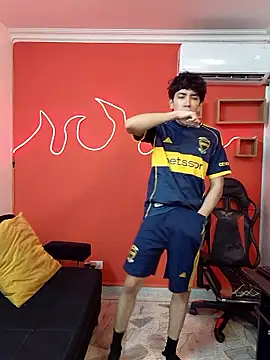 Neo Twink online show from January 18, 2026, 4:33 pm