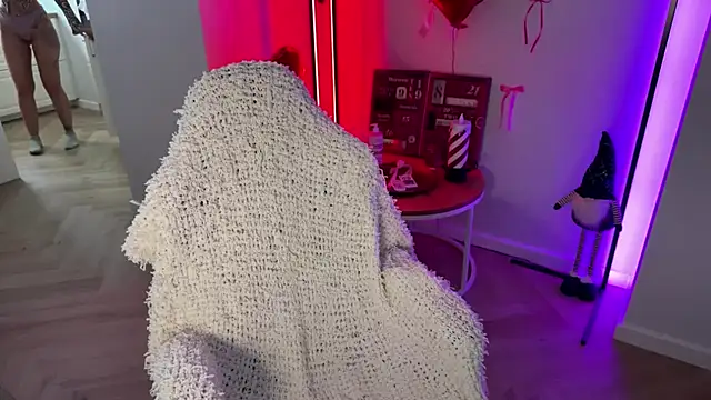 KittySasha online show from February 19, 2026, 7:37 am