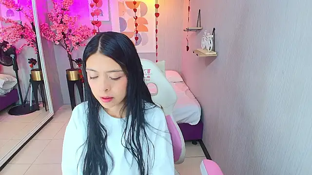 Snapshot of Emily_osman chatting on February 16, 2026, 12:45 pm Emily osman online show from February 16, 2026, 12:45 pm