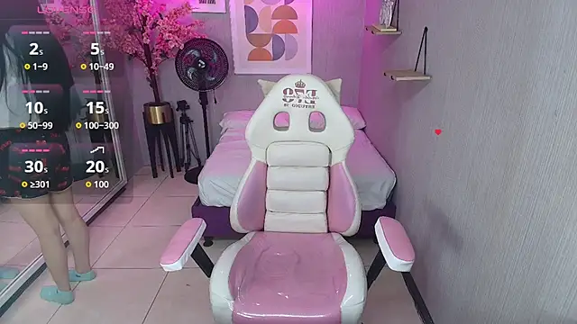 Snapshot of Emily_osman chatting on February 26, 2026, 12:37 pm Emily osman online show from February 26, 2026, 12:37 pm