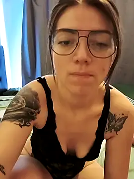 Ceciihot online show from February 4, 2026, 1:50 pm