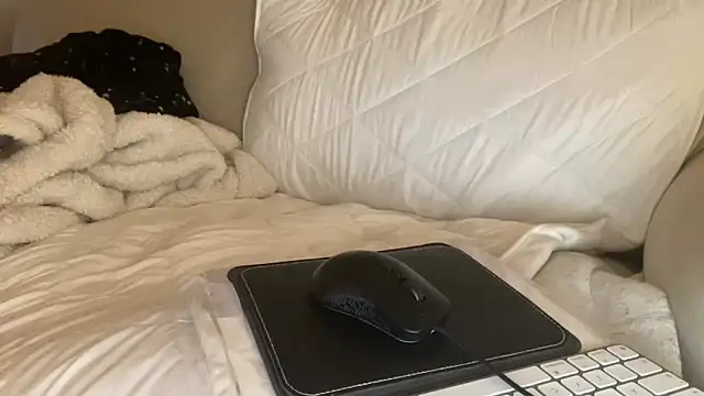 ijustturned18today online show from January 14, 2026, 4:34 pm