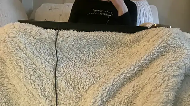 ijustturned18today online show from February 2, 2026, 3:44 pm