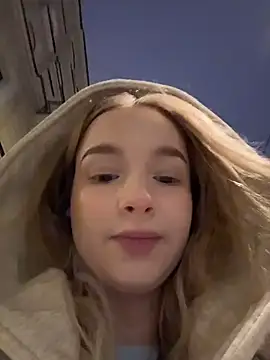 Snapshot of -teenytiny- chatting on December 20, 2025, 1:51 pm -teenytiny- online show from December 20, 2025, 1:51 pm