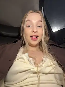 Snapshot of -teenytiny- chatting on January 13, 2026, 4:45 pm -teenytiny- online show from January 13, 2026, 4:45 pm