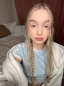 Snapshot of -teenytiny- chatting on January 18, 2026, 4:33 pm -teenytiny- online show from January 18, 2026, 4:33 pm