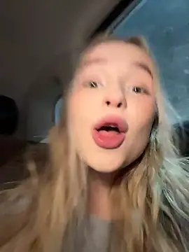 Snapshot of -teenytiny- chatting on February 3, 2026, 4:45 pm -teenytiny- online show from February 3, 2026, 4:45 pm