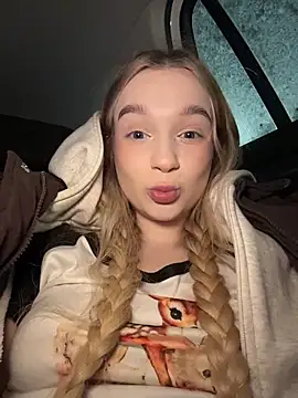 Snapshot of -teenytiny- chatting on February 5, 2026, 4:55 pm -teenytiny- online show from February 5, 2026, 4:55 pm