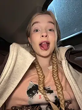 Snapshot of -teenytiny- chatting on February 7, 2026, 4:33 pm -teenytiny- online show from February 7, 2026, 4:33 pm