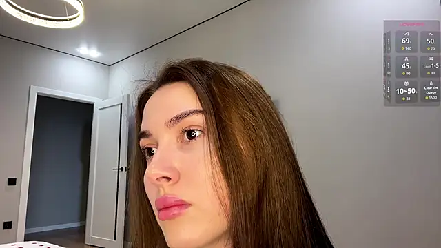 SepiahLune online show from February 9, 2026, 8:07 am