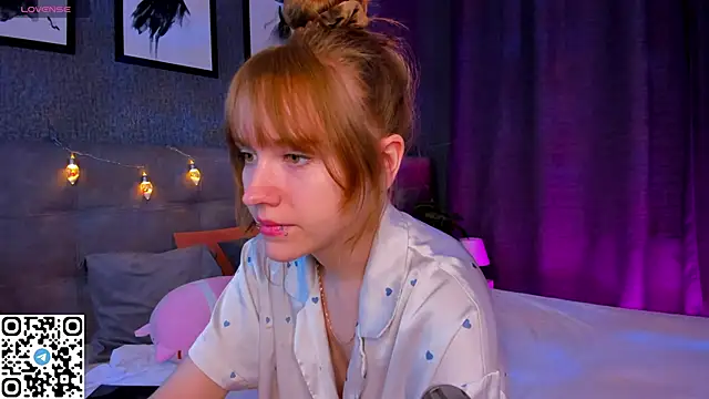 EmmaPratt online show from December 20, 2025, 1:23 am