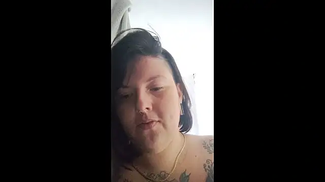 Snapshot of Divine_Pouvoir chatting on February 16, 2026, 7:54 pm Divine Pouvoir online show from February 16, 2026, 7:54 pm