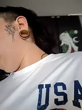 Snapshot of Divine_Pouvoir chatting on February 27, 2026, 7:58 pm Divine Pouvoir online show from February 27, 2026, 7:58 pm