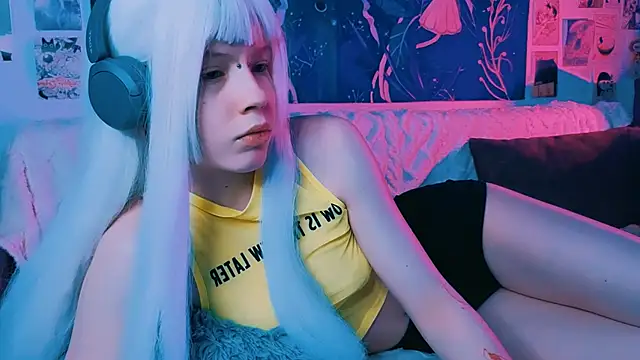 PeacchyPawss online show from February 21, 2026, 7:59 pm